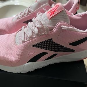 Women Reebox tennis shoes